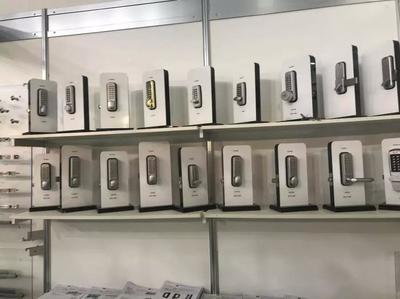 中國五金制品協(xié)會(huì)代表團(tuán)考察德國慕尼黑建材展覽會(huì)